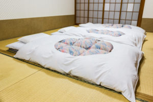 Traditionelles japanisches Bett aus Tatami Matten
